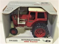 ERTL NIB International V8 1568 Toy Tractor