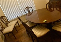 Traditional Dining Table & Chairs