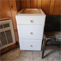 3 drawer set of drawers approx 18 x 24 x 34