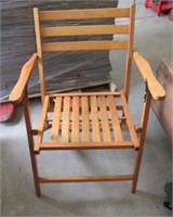 MCM WOODEN FOLDING DECK CHAIR VERY NICE CON. NO