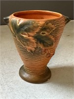 Roseville Bushberry Vase 28-4