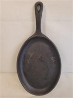 No Name Cast Iron Oval Skillet