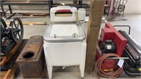 Vintage Wringer Washing Machine