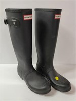 HUNTER SIZE 6-7 RUBBER BOOTS