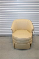 Kindel Upholstered Boudior Lily Chair