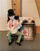 Relpo ceramic banjo player planter