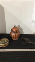 Wooden canister with lid, acrylic oval