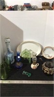 Assorted vintage items 2 green glass mugs, glass
