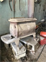 Vintage Stove - Buyer MUST Remove