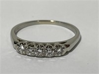 10 kt White Gold Diamond Ring Size 8