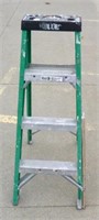 4' Louisville fiberglass ladder
