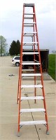 12' Louisville Fiberglass ladder