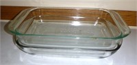2 glass pyrex baking dishes