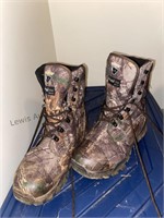 Men's size 9 1/2 wide camo boots