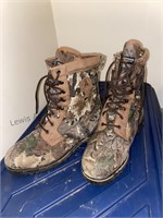 Size 11 Pro line camo boots