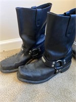 Size 10.5 leather men's motorcycle boots