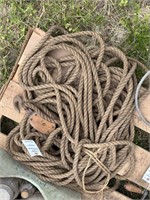 ROPE W/WOODEN PULLEY