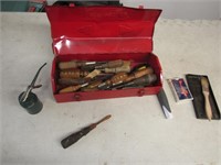 toolbox,screwdrivers,oil can & items