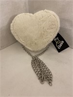 (48x bid)Art Class Fuzzy Heart Shaped Purse
