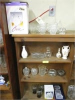 4 shelves of glassware, misc
