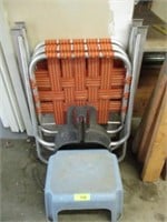 Step stool, 2 folding chairs, dust pan
