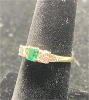 14-18k gold diamond and emerald ring - size