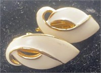 Vintage Boucher clip on earrings