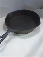 Favorite pique ware #7 cast iron pan