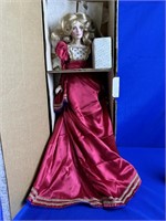 Franklin Heirloom Queen Of Hearts Porcelain Doll