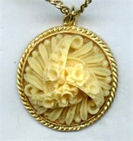 Carved Flower Necklace 18"