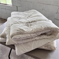 Cannon Twin Size Comforters