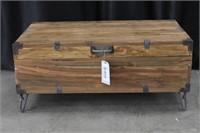 COFFEE TABLE TRUNK. NATURAL.  (NEW- NEVER USED)
