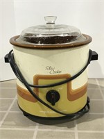 GE Slow Cooker - Crock is not removable