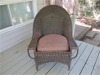 WICKER CHAIR WITH LOW ARMS