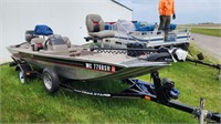 Bass Boat with Tracker 40hp motor