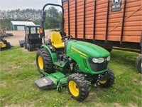 John Deere 2032R HST tractor