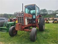 International 1086 Diesel Tractor
