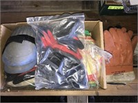 Box of nitril and cloth gloves, rubber-coated