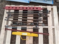PALLET OF HITCH BAR, & SCREW ANCHORS