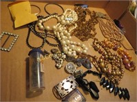 costume jewelry lot necklaces