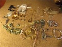 costume jewelry lot necklaces bracelets earrings