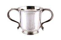 GEORGE II ENGLISH SILVER TWO-HANDLED CUP, 285g