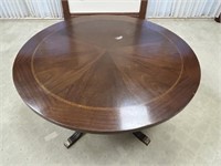 Amazing Round conference or display table