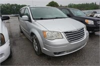 2010 Chrysler Town  Country SEE VIDEO