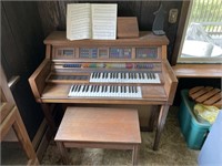 Lowrey Electric Organ