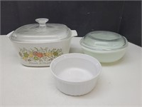 Corning Ware & Pyrex w Lids one lid chipped