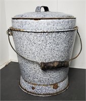 Bucket w/lid - Vintage