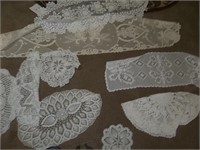 9 Lace pieces and doilies