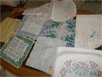 19 handkerchiefs, embroidered pieces