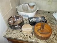 Corningware bowl, nut set